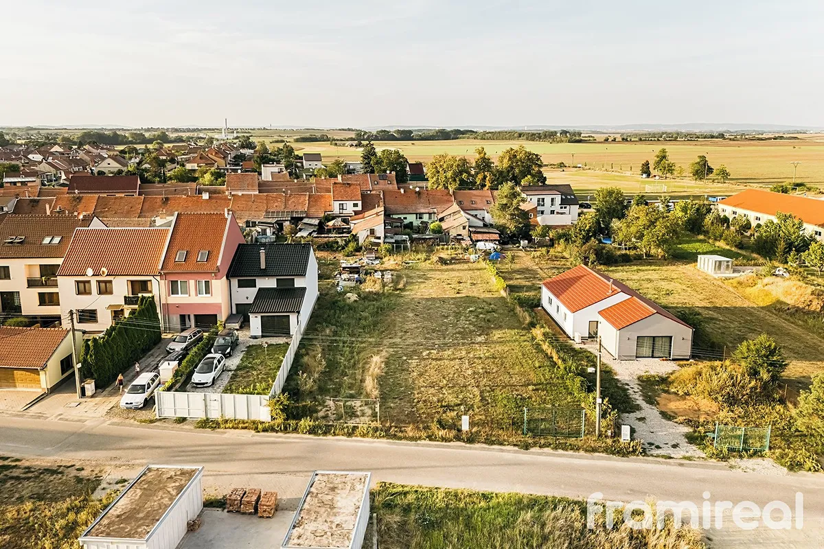Prodej stavebního pozemku 1000 m²
